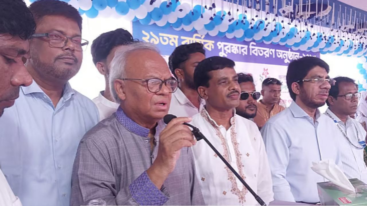 দেশ ও দেশের বাইরে গুপ্ত ও নিষিদ্ধ গোষ্ঠী ষড়যন্ত্রের জাল বুনছে: রিজভী