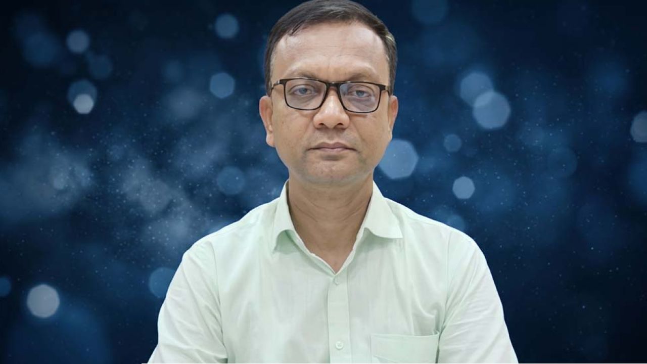দলিলপ্রতি ঘুষের অভিযোগ, শতকোটি টাকার সম্পদের দাবি